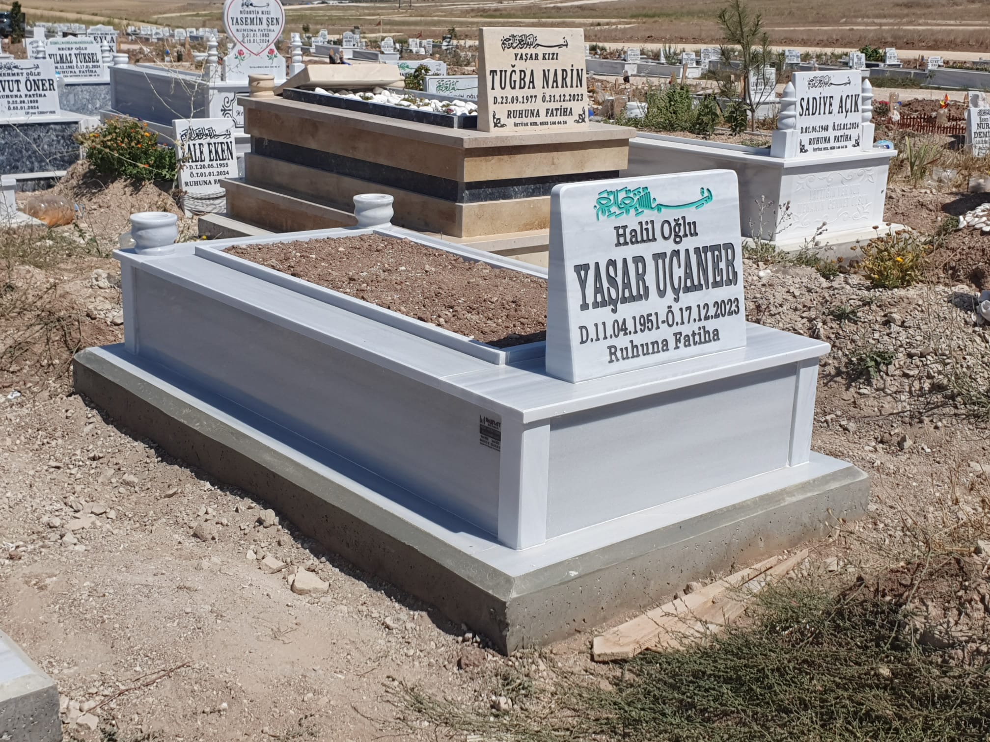 30 cm Yüksekliğinde Mermer Mezar