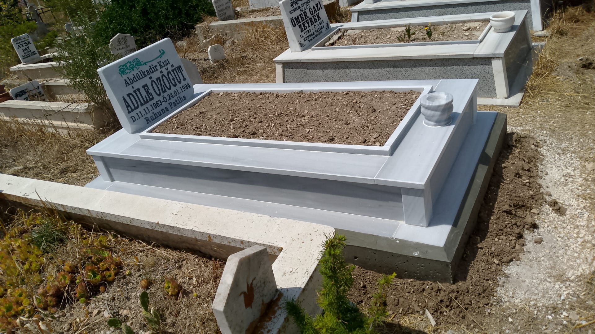 20 cm Yüksekliğinde Mermer Mezar